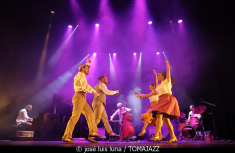 Ovella Negra (10 Fira B! Teatre Principal de Palma. 2025-11-06)  Por José Luis Luna Rocafort [INSTANTZZ AKA Galería fotográfica AKA Fotoblog de jazz, impro… y algo más] - Tomajazz - Ovella Negra participó en el 10 Fira B! en el Teatre Principal de Palma el 6 de noviembre de 2025. José Luis Luna Rocafort retrata su actuación en INSTANTZZ. Intervinieron Joan Frontera, Pablo Di Salvo, Teo Salvà, Blanca Ribas, Carme Roig, Catalina Barceló, Gabriel Hernández, Joana Maria Seguí, Viçenc Marí