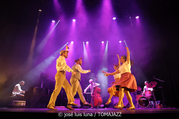 Ovella Negra (10 Fira B! Teatre Principal de Palma. 2025-11-06)  Por José Luis Luna Rocafort [INSTANTZZ AKA Galería fotográfica AKA Fotoblog de jazz, impro… y algo más] - Tomajazz - Ovella Negra participó en el 10 Fira B! en el Teatre Principal de Palma el 6 de noviembre de 2025. José Luis Luna Rocafort retrata su actuación en INSTANTZZ. Intervinieron Joan Frontera, Pablo Di Salvo, Teo Salvà, Blanca Ribas, Carme Roig, Catalina Barceló, Gabriel Hernández, Joana Maria Seguí, Viçenc Marí