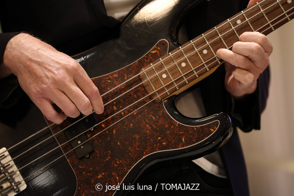 Geometrical Sardine (CaixaForum. Palma. 2025-10-24) Por José Luis Luna Rocafort [INSTANTZZ AKA Galería fotográfica AKA Fotoblog de jazz, impro… y algo más] - Tomajazz - Geometrical Sardine actuó en CaixaForum Palma, el 24 de octubre de 2025. José Luis Luna Rocafort lo retrata en INSTANTZZ. Intervinieron Jaume Rosselló, Joan Roca, Pep Aspas, Toni Cobos