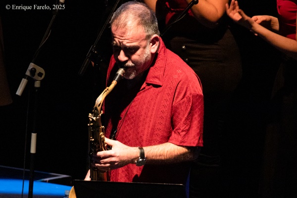 Andrea Motis & The Barcelona Gospel Messengers. «To Amy» (Homenaje a Amy Winehouse) (Festival Internacional JazzMadrid 2025, Fernán Gómez. Centro Cultural de la Villa, Sala Guirau Madrid. 2025-11-23) Por Enrique Farelo [Concierto de jazz] - Tomajazz