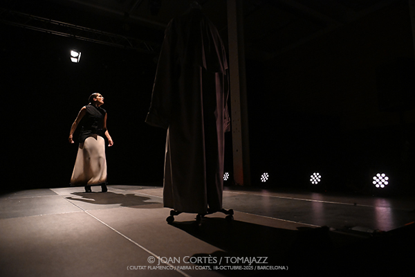 Sara Jiménez “Ave de Plata” (Ciutat Flamenco / Fabra i Coats, 2025-10-18 / Barcelona) Por Joan Cortès [Flamencuras AKA INSTANTZZ AKA Galería fotográfica AKA Fotoblog de jazz, impro… y algo más] - Tomajazz - Sara Jiménez “Ave de Plata” actuó en Ciutat Flamenco de Barcelona el 18 de octubre de 2025. Joan Cortès lo retrata en las Flamencuras de INSTANTZZ