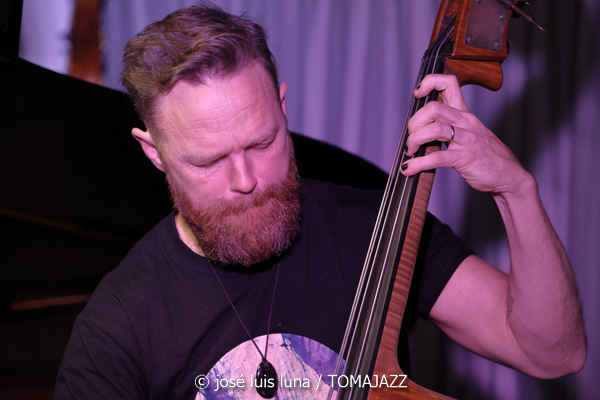 K 12 (10 Fira B! Hotel Saratoga. Palma. 2025-11-06) Por José Luis Luna Rocafort [INSTANTZZ AKA Galería fotográfica AKA Fotoblog de jazz, impro… y algo más] - Tomajazz - K 12 actuó en 10 Fira B! en el Hotel Saratoga de Palma, el 6 de noviembre de 2025. José Luis Luna Rocafort los retrata en INSTANTZZ. Actuaron Gori Matas, Marko Lohikari, Teo Salvà