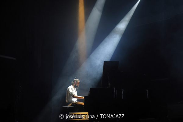 Ovella Negra (10 Fira B! Teatre Principal de Palma. 2025-11-06) Por José Luis Luna Rocafort [INSTANTZZ AKA Galería fotográfica AKA Fotoblog de jazz, impro… y algo más] - Tomajazz - Ovella Negra participó en el 10 Fira B! en el Teatre Principal de Palma el 6 de noviembre de 2025. José Luis Luna Rocafort retrata su actuación en INSTANTZZ. Intervinieron Joan Frontera, Pablo Di Salvo, Teo Salvà, Blanca Ribas, Carme Roig, Catalina Barceló, Gabriel Hernández, Joana Maria Seguí, Viçenc Marí