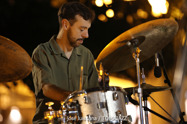 Miquel Àngel Rigo Quintet (37 Eivissa Jazz 2025. Passeig Vara de Rey. Eivissa. 2025-09-02) Por José Luis Luna Rocafort [INSTANTZZ AKA Galería fotográfica AKA Fotoblog de jazz, impro… y algo más] - Tomajazz - Miquel Àngel Rigo Quintet actuó en el 37 Eivissa Jazz 2025. José Luis Luna Rocafort retrata la actuación en INSTANTZZ. Participaron Miquel Àngel Rigo, Tomeu Garcías, Jaume Riera, Joan Garcías Tur, Josep Servera, Goran Levi