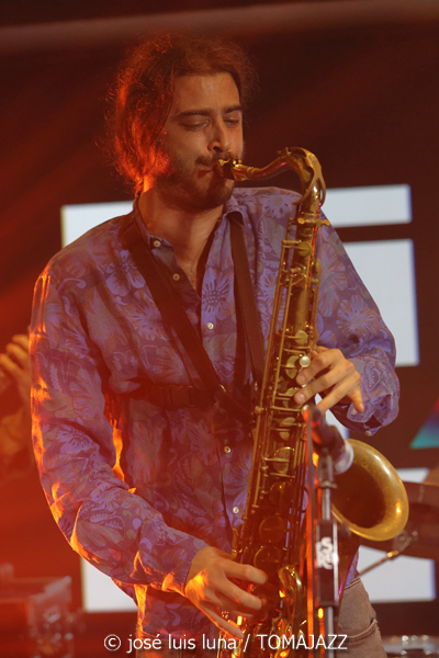 Pasquale Calò (10 Fira B! Es Gremi. Palma. 2025-11-07) Por José Luis Luna Rocafort [INSTANTZZ AKA Galería fotográfica AKA Fotoblog de jazz, impro… y algo más] - Tomajazz - Pasquale Calò actuó en 10 Fira B! en Es Gremi, Palma, el 7 de noviembre de 2025. José Luis Luna Rocafort lo retrata en INSTANTZZ. Actuaron Pasquale Calò, Aldo Di Caterino, Carlos Ródenas, Alessadro Campobasso