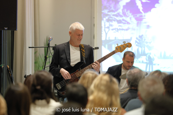 Geometrical Sardine (CaixaForum. Palma. 2025-10-24) Por José Luis Luna Rocafort [INSTANTZZ AKA Galería fotográfica AKA Fotoblog de jazz, impro… y algo más] - Tomajazz - Geometrical Sardine actuó en CaixaForum Palma, el 24 de octubre de 2025. José Luis Luna Rocafort lo retrata en INSTANTZZ. Intervinieron Jaume Rosselló, Joan Roca, Pep Aspas, Toni Cobos