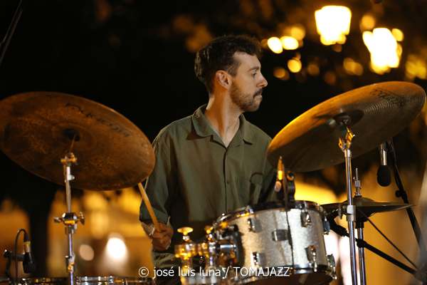 Miquel Àngel Rigo Quintet (37 Eivissa Jazz 2025. Passeig Vara de Rey. Eivissa. 2025-09-02) Por José Luis Luna Rocafort [INSTANTZZ AKA Galería fotográfica AKA Fotoblog de jazz, impro… y algo más] - Tomajazz - Miquel Àngel Rigo Quintet actuó en el 37 Eivissa Jazz 2025. José Luis Luna Rocafort retrata la actuación en INSTANTZZ. Participaron Miquel Àngel Rigo, Tomeu Garcías, Jaume Riera, Joan Garcías Tur, Josep Servera, Goran Levi