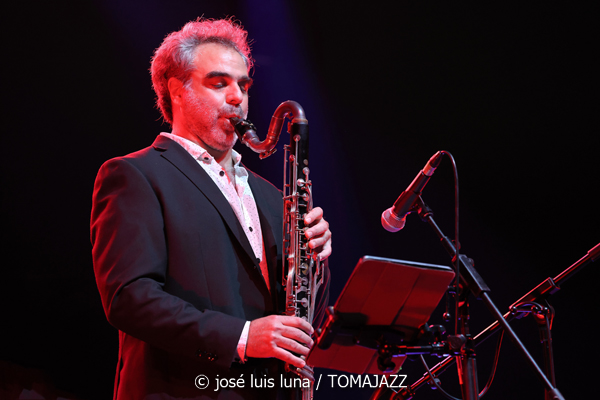Escalandrum (37 Eivissa Jazz 2025. Baluard de Santa Llúcia. Eivissa. 2025-09-06) Por José Luis Luna Rocafort [INSTANTZZ AKA Galería fotográfica AKA Fotoblog de jazz, impro… y algo más] - Tomajazz - Escalandrum actuó en el 37 Eivissa Jazz el 6 de septiembre de 2025. José Luis Luna Rocafort lo retrata en INSTANTZZ. Escalandrum son Daniel Piazolla, Nicolás Guerschberg, Damián Fogiel, Gustavo Musso, Martín Pantyrer, Mariano Sivori