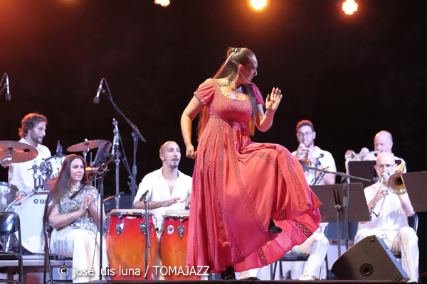 Big Band Ciutat d'Eivissa (37 Eivissa Jazz 2025. Parc Reina Sofía. Eivissa. 2025-09-03) Por José Luis Luna Rocafort [INSTANTZZ AKA Galería fotográfica AKA Fotoblog de jazz, impro… y algo más] - Tomajazz - Big Band Ciutat d'Eivissa actuó en el 37 Eivissa Jazz 2025. José Luis Luna Rocafort lo retrata en INSTANTZZ