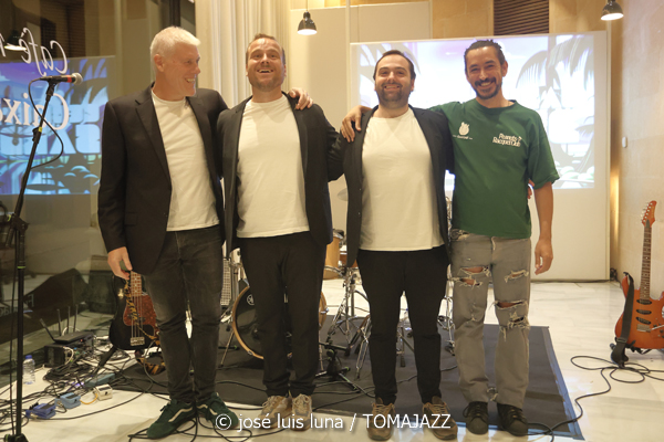 Geometrical Sardine (CaixaForum. Palma. 2025-10-24) Por José Luis Luna Rocafort [INSTANTZZ AKA Galería fotográfica AKA Fotoblog de jazz, impro… y algo más] - Tomajazz - Geometrical Sardine actuó en CaixaForum Palma, el 24 de octubre de 2025. José Luis Luna Rocafort lo retrata en INSTANTZZ. Intervinieron Jaume Rosselló, Joan Roca, Pep Aspas, Toni Cobos