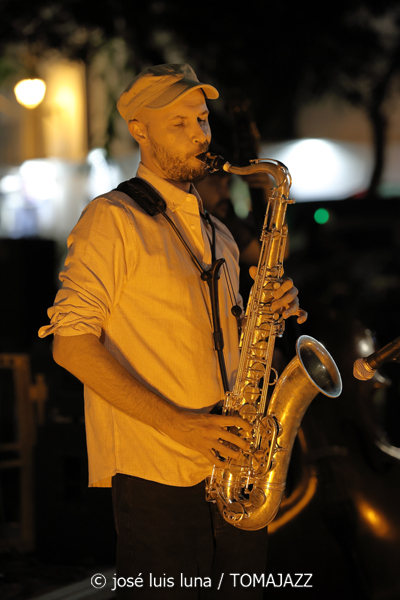 Miquel Àngel Rigo Quintet (37 Eivissa Jazz 2025. Passeig Vara de Rey. Eivissa. 2025-09-02) Por José Luis Luna Rocafort [INSTANTZZ AKA Galería fotográfica AKA Fotoblog de jazz, impro… y algo más] - Tomajazz - Miquel Àngel Rigo Quintet actuó en el 37 Eivissa Jazz 2025. José Luis Luna Rocafort retrata la actuación en INSTANTZZ. Participaron Miquel Àngel Rigo, Tomeu Garcías, Jaume Riera, Joan Garcías Tur, Josep Servera, Goran Levi