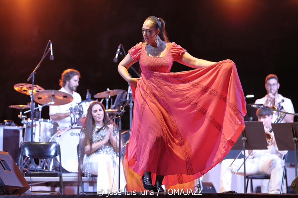 Big Band Ciutat d'Eivissa (37 Eivissa Jazz 2025. Parc Reina Sofía. Eivissa. 2025-09-03) Por José Luis Luna Rocafort [INSTANTZZ AKA Galería fotográfica AKA Fotoblog de jazz, impro… y algo más] - Tomajazz - Big Band Ciutat d'Eivissa actuó en el 37 Eivissa Jazz 2025. José Luis Luna Rocafort lo retrata en INSTANTZZ