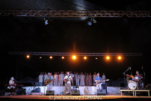 Claudia Bardagí (37 Eivissa Jazz 2025. Parc Reina Sofía. Eivissa. 2025-09-03) Por José Luis Luna Rocafort [INSTANTZZ AKA Galería fotográfica AKA Fotoblog de jazz, impro… y algo más] - Tomajazz - Claudia Bardagí actuó en el 37 Eivissa Jazz 2025, el 3 de septiembre. José Luis Luna Rocafort lo retrata en INSTANTZZ. Actuaron Claudia Bardagí, Joan Carles Marí, Cece Giannotti, Publio Delgado, Martin Laportilla