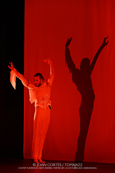 Jose Manuel Álvarez «Captura y Fuga» (Ciutat Flamenco / SAT!, 2025-10-23 / Barcelona) [V] Por Joan Cortès [Flamencuras AKA INSTANTZZ AKA Galería fotográfica AKA Fotoblog de jazz, impro… y algo más] - Tomajazz - Jose Manuel Álvarez «Captura y Fuga» actuó en Ciutat Flamenco de Barcelona el 23 de octubre de 2025. Joan Cortès lo retrata en las Flamencuras de INSTANTZZ