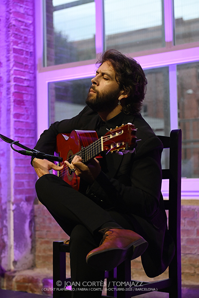 Rocío Luna (Ciutat Flamenco / Fabra i Coats, 2025-10-18 / Barcelona) Por Joan Cortès [Flamencuras AKA INSTANTZZ AKA Galería fotográfica AKA Fotoblog de jazz, impro… y algo más] - Tomajazz - Rocío Luna actuó en Ciutat Flamenco en Fabra i Coats, Barcelona, el 18 de octubre de 2025. Joan Cortès lo retrata en las Flamencuras de INSTANTZZ. Actuaron Rocío Luna, Luis Medina