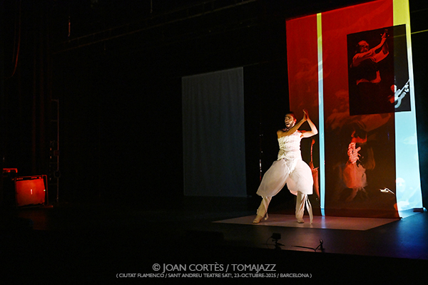 Jose Manuel Álvarez «Captura y Fuga» (Ciutat Flamenco / SAT!, 2025-10-23 / Barcelona) [V] Por Joan Cortès [Flamencuras AKA INSTANTZZ AKA Galería fotográfica AKA Fotoblog de jazz, impro… y algo más] - Tomajazz - Jose Manuel Álvarez «Captura y Fuga» actuó en Ciutat Flamenco de Barcelona el 23 de octubre de 2025. Joan Cortès lo retrata en las Flamencuras de INSTANTZZ