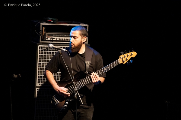 Tigran Hamasyan "The Bird of Thousand Voices" (Festival Internacional JazzMadrid 2025, Fernán Gómez. Centro Cultural de la Villa, Sala Guirau Madrid. 2025-11-22) - Tomajazz - Tigran Hamasyan “The BIrd of Thousand Voices” actuó en JazzMadrid 2025 el 22 de noviembre de 2025. Enrique Farelo relata y retrata el concierto. Actuaron Tigran Hamasyan, Yessaï Karapetian, Marc Karapetian, Arman Mnatsakanyan