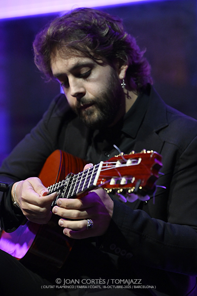 Rocío Luna (Ciutat Flamenco / Fabra i Coats, 2025-10-18 / Barcelona) Por Joan Cortès [Flamencuras AKA INSTANTZZ AKA Galería fotográfica AKA Fotoblog de jazz, impro… y algo más] - Tomajazz - Rocío Luna actuó en Ciutat Flamenco en Fabra i Coats, Barcelona, el 18 de octubre de 2025. Joan Cortès lo retrata en las Flamencuras de INSTANTZZ. Actuaron Rocío Luna, Luis Medina
