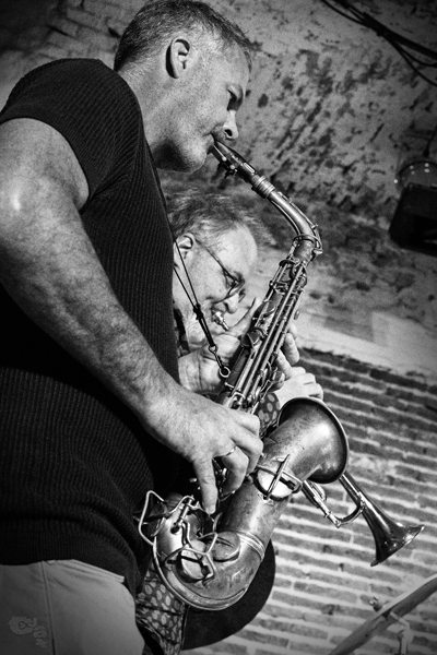 Pocket Corner (CC La Tortuga de Lavapiés, Madrid. 2025-11-02) Por Sergio Cabanillas [INSTANTZZ AKA Galería fotográfica AKA Fotoblog de jazz, impro… y algo más] - Tomajazz - Pocket Corner actuó el 2 de noviembre de 2025 en el CC La Tortuga de Lavapiés en Madrid. Sergio Cabanillas retrata el concierto en INSTANTZZ. Actuaron Didrik Ingvaldsen, Glenn B. Henriksen, Ketil Jerve, Ståle Birkeland