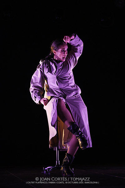 Sara Jiménez “Ave de Plata” (Ciutat Flamenco / Fabra i Coats, 2025-10-18 / Barcelona) Por Joan Cortès [Flamencuras AKA INSTANTZZ AKA Galería fotográfica AKA Fotoblog de jazz, impro… y algo más] - Tomajazz - Sara Jiménez “Ave de Plata” actuó en Ciutat Flamenco de Barcelona el 18 de octubre de 2025. Joan Cortès lo retrata en las Flamencuras de INSTANTZZ