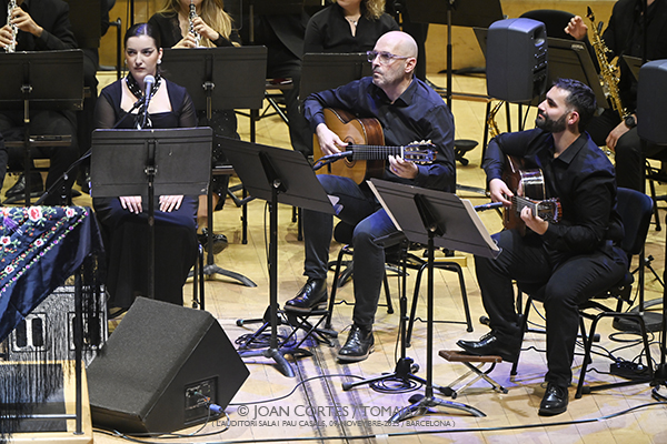 Banda Municipal de Barcelona “Suite Flamenca” (L’Auditori S1PC, 2025-11-09 / Barcelona) Por Joan Cortès [Flamencuras AKA INSTANTZZ AKA Galería fotográfica AKA Fotoblog de jazz, impro… y algo más] - Tomajazz - Banda Municipal de Barcelona y el Ensemble Flamenco Taller de Músics interpretaron “Suite Flamenca” el 9 de noviembre de 2025 en L’Auditori de Barcelona. Joan Cortès lo retrata en las Flamencuras de INSTANTZZ