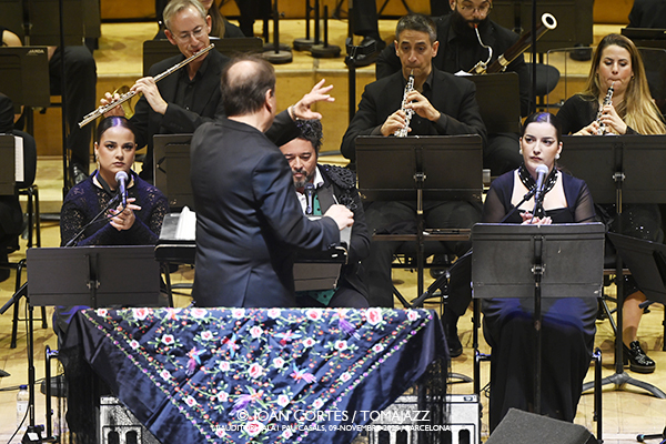 Banda Municipal de Barcelona “Suite Flamenca” (L’Auditori S1PC, 2025-11-09 / Barcelona) Por Joan Cortès [Flamencuras AKA INSTANTZZ AKA Galería fotográfica AKA Fotoblog de jazz, impro… y algo más] - Tomajazz - Banda Municipal de Barcelona y el Ensemble Flamenco Taller de Músics interpretaron “Suite Flamenca” el 9 de noviembre de 2025 en L’Auditori de Barcelona. Joan Cortès lo retrata en las Flamencuras de INSTANTZZ