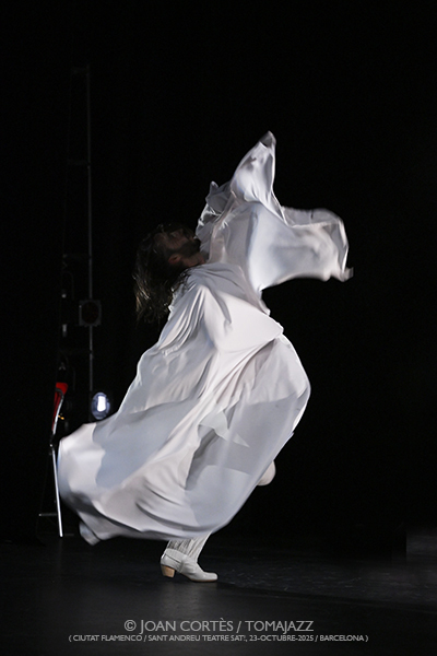 Jose Manuel Álvarez «Captura y Fuga» (Ciutat Flamenco / SAT!, 2025-10-23 / Barcelona) [V] Por Joan Cortès [Flamencuras AKA INSTANTZZ AKA Galería fotográfica AKA Fotoblog de jazz, impro… y algo más] - Tomajazz - Jose Manuel Álvarez «Captura y Fuga» actuó en Ciutat Flamenco de Barcelona el 23 de octubre de 2025. Joan Cortès lo retrata en las Flamencuras de INSTANTZZ