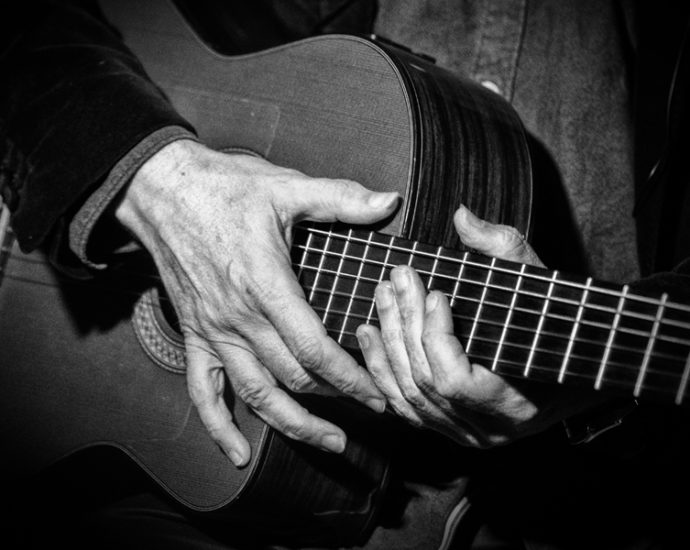 Chema Saiz (Jazz Con Sabor a Club. Festival de Jazz de Madrid. Maravillas Club, Madrid. 2025-11-16) Por Sergio Cabanillas [INSTANTZZ AKA Galería fotográfica AKA Fotoblog de jazz, impro… y algo más] - Tomajazz - Chema Saiz actuó dentro del ciclo Jazz Con Sabor a Club en el Festival de Jazz de Madrid, en Maravillas Club de Madrid, el 16 de noviembre de 2025. Sergio Cabanillas lo retrata en INSTANTZZ