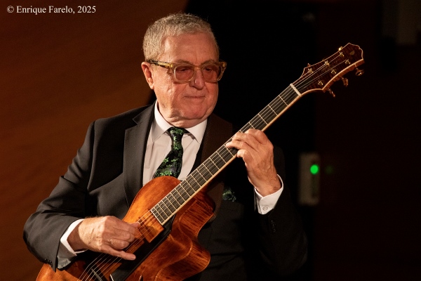 Martin Taylor & Ulf Wakenius (Festival Internacional JazzMadrid 2025, Centro Centro, Madrid. 2025-11-15) Por Enrique Farelo [Concierto de jazz] - Tomajazz - Martin Taylor & Ulf Wakenius actuaron en el Festival Internacional JazzMadrid 2025, el 15 de noviembre de 2025. Enrique Farelo lo relata y retrata