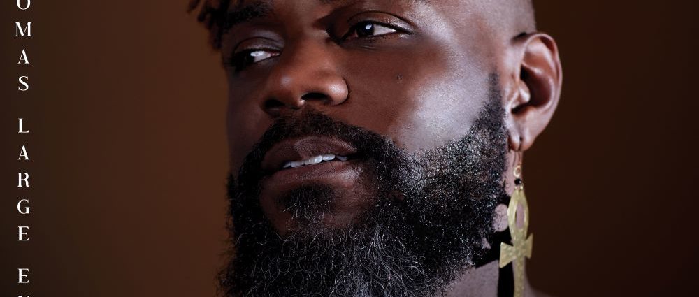 Omar Thomas Large Ensemble: Griot Songs (Omar Thomas Music; 2025) Por Pachi Tapiz [Grabación de jazz] - Tomajazz - Griot Songs (Omar Thomas Music; 2025) es la nueva grabación de Omar Thomas Large Ensemble. Pachi Tapiz