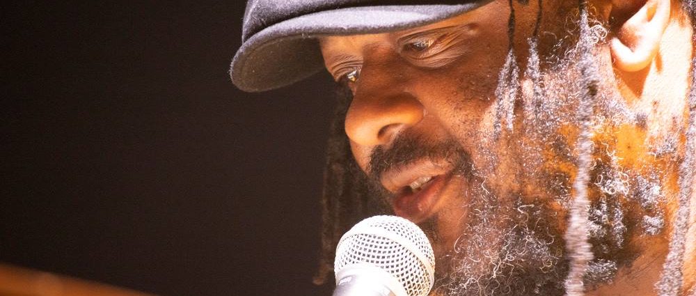 Delvon Lamarr Organ Trío (Festival Internacional JazzMadrid 2025, Sala Villanos, Madrid. 2025-10-30) Por Enrique Farelo [Concierto de jazz] - Tomajazz - Delvon Lamarr Organ Trío participó en el Festival Internacional JazzMadrid 2025. Enrique Farelo lo relata y retrata. Actuaron Delvon Lamarr, Brice Calvin, Ashley Ickes