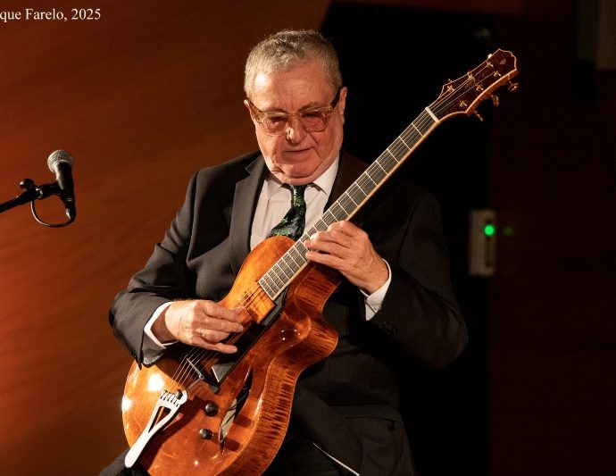 Martin Taylor & Ulf Wakenius (Festival Internacional JazzMadrid 2025, Centro Centro, Madrid. 2025-11-15) Por Enrique Farelo [Concierto de jazz] - Tomajazz - Martin Taylor & Ulf Wakenius actuaron en el Festival Internacional JazzMadrid 2025, el 15 de noviembre de 2025. Enrique Farelo lo relata y retrata