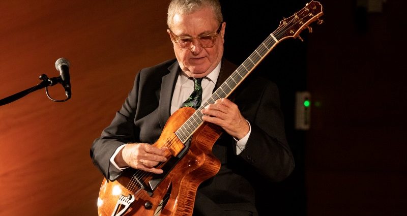 Martin Taylor & Ulf Wakenius (Festival Internacional JazzMadrid 2025, Centro Centro, Madrid. 2025-11-15) Por Enrique Farelo [Concierto de jazz] - Tomajazz - Martin Taylor & Ulf Wakenius actuaron en el Festival Internacional JazzMadrid 2025, el 15 de noviembre de 2025. Enrique Farelo lo relata y retrata