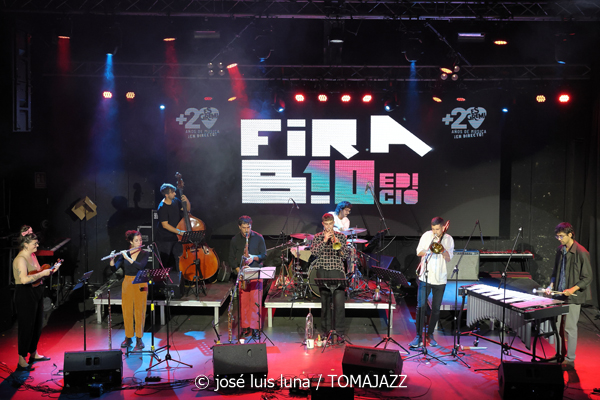 Blau Salvatge (10 Fira B! Es Gremi. Palma. 2025-11-07) Por José Luis Luna Rocafort [INSTANTZZ AKA Galería fotográfica AKA Fotoblog de jazz, impro… y algo más] - Tomajazz - Blau Salvatge actuó en 10 Fira B! en Es Gremi de Palma, el 7 de noviembre de 2025. José Luis Luna Rocafort lo retrata en INSTANTZZ. Actuaron Joan Pérez-Villegas, Zoe Gordon, Mercè Medina, Carles Medina, Felix Grandjean, Miquel Sáez, Joan Garcies, Lluís Pérez-Villegas