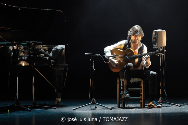 Chicuelo & Marco Mezquida (9º Alternatilla Jazz Festival 2025. Teatre Principal de Palma. 2025-12-03) Por José Luis Luna Rocafort [INSTANTZZ AKA Galería fotográfica AKA Fotoblog de jazz, impro… y algo más] - Tomajazz - Chicuelo & Marco Mezquida actuaron en el 9º Alternatilla Jazz Festival en el Teatre Principal de Palma, el 3 de diciembre de 2025. José Luis Luna Rocafort lo retrata en INSTANTZZ. Con Chicuelo, Marco