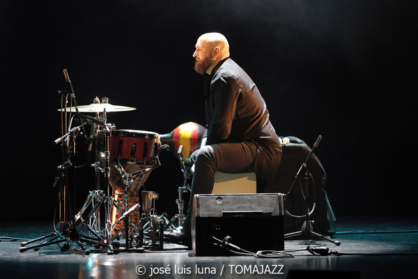 Chicuelo & Marco Mezquida (9º Alternatilla Jazz Festival 2025. Teatre Principal de Palma. 2025-12-03) Por José Luis Luna Rocafort [INSTANTZZ AKA Galería fotográfica AKA Fotoblog de jazz, impro… y algo más] - Tomajazz - Chicuelo & Marco Mezquida actuaron en el 9º Alternatilla Jazz Festival en el Teatre Principal de Palma, el 3 de diciembre de 2025. José Luis Luna Rocafort lo retrata en INSTANTZZ. Con Chicuelo, Marco