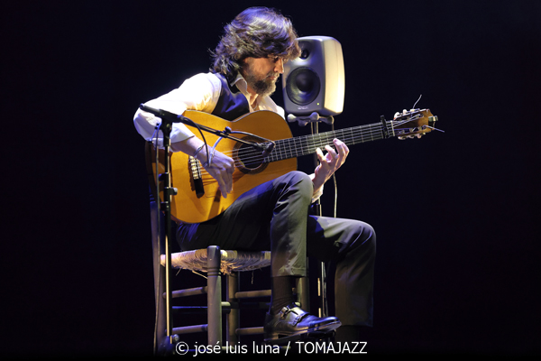 Chicuelo & Marco Mezquida (9º Alternatilla Jazz Festival 2025. Teatre Principal de Palma. 2025-12-03) Por José Luis Luna Rocafort [INSTANTZZ AKA Galería fotográfica AKA Fotoblog de jazz, impro… y algo más] - Tomajazz - Chicuelo & Marco Mezquida actuaron en el 9º Alternatilla Jazz Festival en el Teatre Principal de Palma, el 3 de diciembre de 2025. José Luis Luna Rocafort lo retrata en INSTANTZZ. Con Chicuelo, Marco