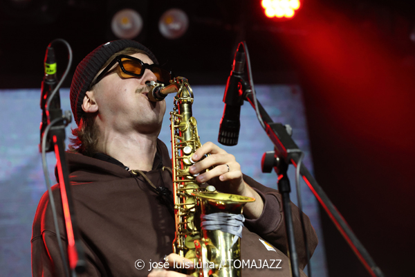 Kosmonauci (10 Fira B! Es Gremi. Palma. 2025-11-07) Por José Luis Luna Rocafort [INSTANTZZ AKA Galería fotográfica AKA Fotoblog de jazz, impro… y algo más] - Tomajazz - Kosmonauci actuó en 10 Fira B! en Es Gremi de Palma el 7 de noviembre de 2025. José Luis Luna Rocafort lo retrata en INSTANTZZ. Actuaron Milosz Pieczonka, Tymon Kosma, Bartłomiej Lucjan, Jan Pieniazek