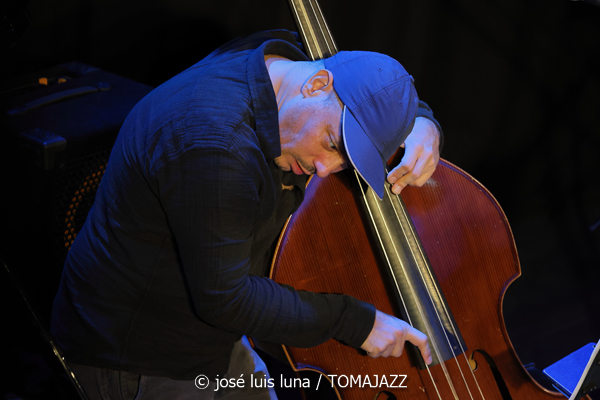 Joachim Govin Quartet (9º Alternatilla Jazz Festival 2025. Casa des Pobla, Esporles, Mallorca. 2025-11-22) Por José Luis Luna Rocafort [INSTANTZZ AKA Galería fotográfica AKA Fotoblog de jazz, impro… y algo más] - Tomajazz - Joachim Govin Quartet actuó en el 9º Alternatilla Jazz Festival 2025 en Esporles, Mallorca, el 22 de noviembre de 2025. José Luis Luna Rocafort lo retrata en INSTANTZZ. Actuaron Joachim Govin, Ben Van Galder, Tony Tixier, Gautier Garrigue