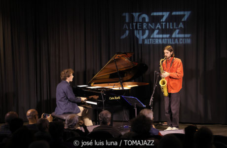 Levi Harvey & Jérémie Lucchese (9º Alternatilla Jazz Festival 2025. Claustre de Sant Bonaventura, Llucmajor, Mallorca. 2025-11-23) Por José Luis Luna Rocafort [INSTANTZZ AKA Galería fotográfica AKA Fotoblog de jazz, impro… y algo más] - Tomajazz - Levi Harvey & Jérémie Lucchese actuaron en el 9º Alternatilla Jazz Festival 2025, en el Claustre de Sant Bonaventura, en Llucmajor, Mallorca, el 23 de noviembre de 2025. José Luis Luna Rocafort lo retrata en INSTANTZZ
