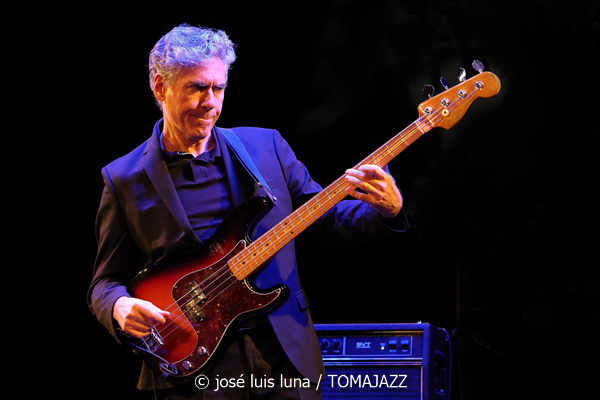 Leïla Duclos Quartet (9º Alternatilla Jazz Festival 2025. Teatre Sa Teulera, Andratx, Mallorca. 2025-11-30) Por José Luis Luna Rocafort [INSTANTZZ AKA Galería fotográfica AKA Fotoblog de jazz, impro… y algo más] - Tomajazz - Leïla Duclos Quartet actuó en el 9º Alternatilla Jazz Festival 2025 en Andratx, Mallorca, el 30 de noviembre de 2025. José Luis Luna Rocafort lo retrata en INSTANTZZ. Actuaron Leïla Duclos, Leandro Aconcha, Gilles Coquard, Jean-Marc Robin