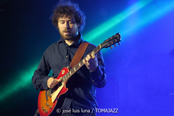 Theorem of Joy (10 Fira B! Es Gremi. Palma. 2025-11-07) Por José Luis Luna Rocafort [INSTANTZZ AKA Galería fotográfica AKA Fotoblog de jazz, impro… y algo más] - Tomajazz - Theorem of Joy actuaron en el 10 Fira B! en Es Gremi de Palma el 7 de noviembre de 2025. José Luis Luna Rocafort lo retrata en INSTANTZZ. Actuaron Thomas Juliana, Robin Antunes, Laura Kipp, Benjamin Garçon, Jean-Baptiste Loutte