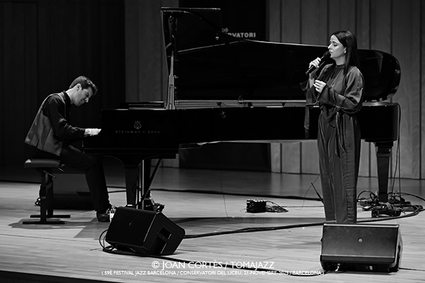 Lina & Marco Mezquida “O Fado” (59è Festival de Jazz de Barcelona / Conservatori del Liceu, 2025-11-21 / Barcelona) [03] Por Joan Cortès [INSTANTZZ AKA Galería fotográfica AKA Fotoblog de jazz, impro… y algo más] - Tomajazz - Lina & Marco Mezquida “O Fado” actuaron en el 59è Festival de Jazz de Barcelona, el 21 de noviembre de 2025. Joan Cortès lo retrata en INSTANTZZ