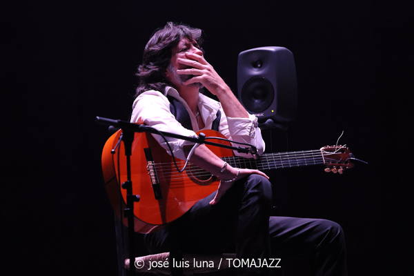 Chicuelo & Marco Mezquida (9º Alternatilla Jazz Festival 2025. Teatre Principal de Palma. 2025-12-03) Por José Luis Luna Rocafort [INSTANTZZ AKA Galería fotográfica AKA Fotoblog de jazz, impro… y algo más] - Tomajazz - Chicuelo & Marco Mezquida actuaron en el 9º Alternatilla Jazz Festival en el Teatre Principal de Palma, el 3 de diciembre de 2025. José Luis Luna Rocafort lo retrata en INSTANTZZ. Con Chicuelo, Marco