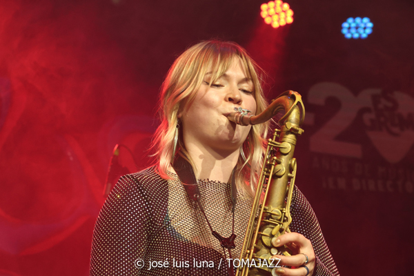 Roseye (10 Fira B! Es Gremi. Palma. 2025-11-07) Por José Luis Luna Rocafort [INSTANTZZ AKA Galería fotográfica AKA Fotoblog de jazz, impro… y algo más] - Tomajazz - Roseye actuó en 10 Fira B! en Es Gremi de Palma, el 7 de noviembre de 2025. José Luis Luna Rocafort lo retrata en INSTANTZZ. Roseye son Tallulah Rose, Julek Warszawski, Deborah Slijkhuis, Joshua Lutz, Kasparas Petkus