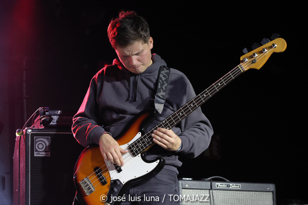 Kosmonauci (10 Fira B! Es Gremi. Palma. 2025-11-07) Por José Luis Luna Rocafort [INSTANTZZ AKA Galería fotográfica AKA Fotoblog de jazz, impro… y algo más] - Tomajazz - Kosmonauci actuó en 10 Fira B! en Es Gremi de Palma el 7 de noviembre de 2025. José Luis Luna Rocafort lo retrata en INSTANTZZ. Actuaron Milosz Pieczonka, Tymon Kosma, Bartłomiej Lucjan, Jan Pieniazek