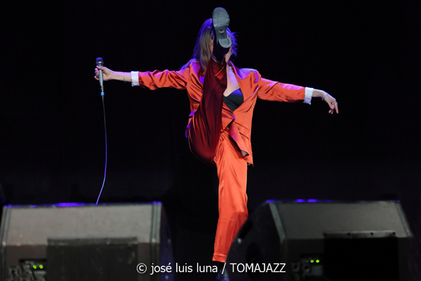 Camille Bertault Quartet (9º Alternatilla Jazz Festival 2025. Espai 36. Sant Llorenç des Cardassar, Mallorca. 2025-11-23) Por José Luis Luna Rocafort [INSTANTZZ AKA Galería fotográfica AKA Fotoblog de jazz, impro… y algo más] - Tomajazz - Camille Bertault Quartet actuó en el 9º Alternatilla Jazz Festival en Sant Llorenç des Cardassar, Mallorca, el 23 de noviembre de 2025. José Luis Luna Rocafort lo retrata en INSTANTZZ. Actuaron Camille Bertault, Julien Alour, Fady Farah, Minino Garay