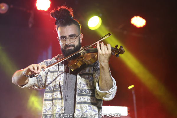 Theorem of Joy (10 Fira B! Es Gremi. Palma. 2025-11-07) Por José Luis Luna Rocafort [INSTANTZZ AKA Galería fotográfica AKA Fotoblog de jazz, impro… y algo más] - Tomajazz - Theorem of Joy actuaron en el 10 Fira B! en Es Gremi de Palma el 7 de noviembre de 2025. José Luis Luna Rocafort lo retrata en INSTANTZZ. Actuaron Thomas Juliana, Robin Antunes, Laura Kipp, Benjamin Garçon, Jean-Baptiste Loutte