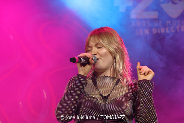 Roseye (10 Fira B! Es Gremi. Palma. 2025-11-07) Por José Luis Luna Rocafort [INSTANTZZ AKA Galería fotográfica AKA Fotoblog de jazz, impro… y algo más] - Tomajazz - Roseye actuó en 10 Fira B! en Es Gremi de Palma, el 7 de noviembre de 2025. José Luis Luna Rocafort lo retrata en INSTANTZZ. Roseye son Tallulah Rose, Julek Warszawski, Deborah Slijkhuis, Joshua Lutz, Kasparas Petkus