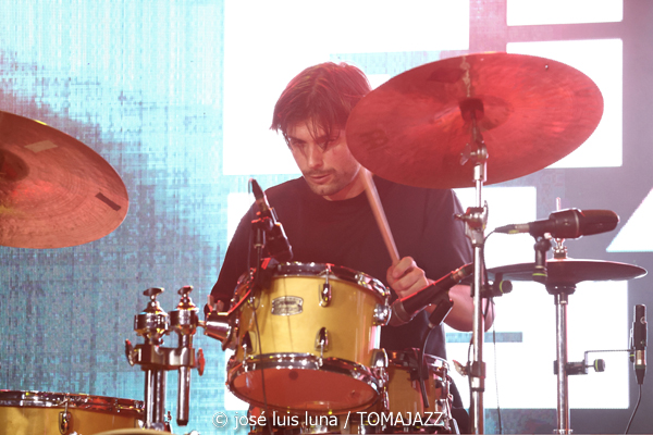 Theorem of Joy (10 Fira B! Es Gremi. Palma. 2025-11-07) Por José Luis Luna Rocafort [INSTANTZZ AKA Galería fotográfica AKA Fotoblog de jazz, impro… y algo más] - Tomajazz - Theorem of Joy actuaron en el 10 Fira B! en Es Gremi de Palma el 7 de noviembre de 2025. José Luis Luna Rocafort lo retrata en INSTANTZZ. Actuaron Thomas Juliana, Robin Antunes, Laura Kipp, Benjamin Garçon, Jean-Baptiste Loutte
